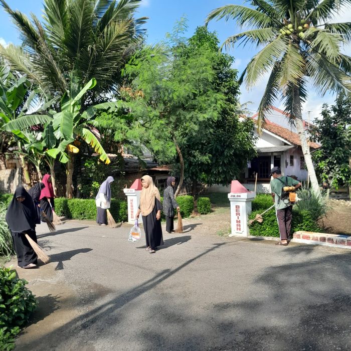 KERJA BAKTI  DI WILAYAH KELURAHAN DALAM RANGKA HARI WCDI 01